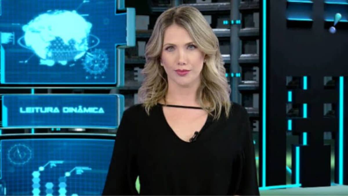 Apresentadora Da Redetv Atacada E Mordida No Rosto Por Cachorro