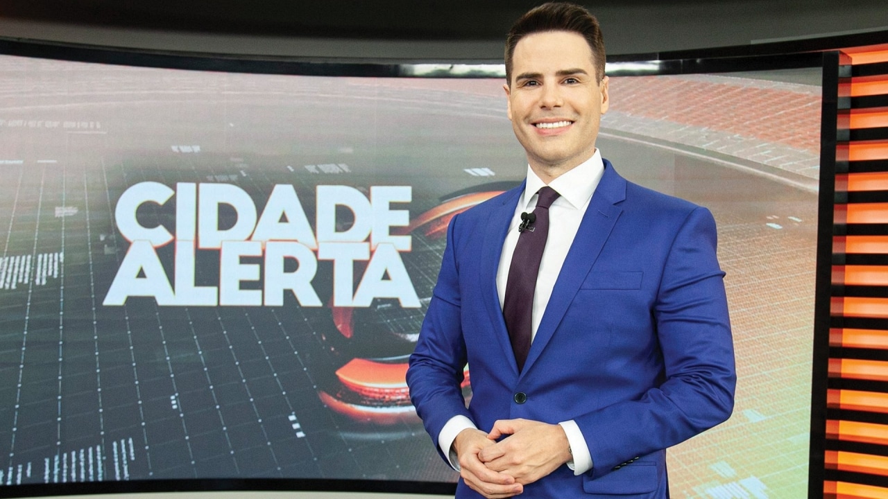 Luiz Bacci apresenta o programa Cidade Alerta (Edu Moraes/ Record TV)