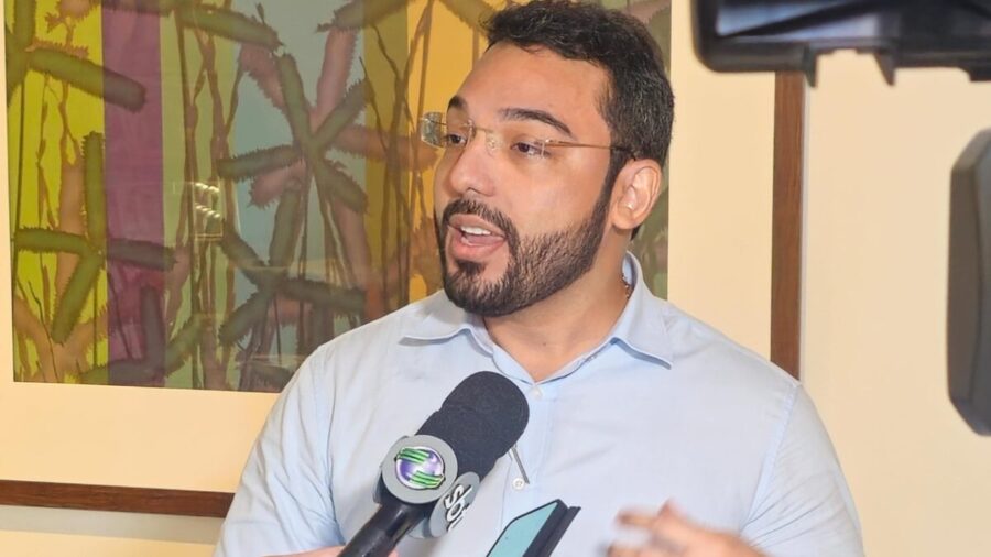 Francisco-Emanuel-cumpre-promessa-e-inicia-informatização-da-Saúde-em-Parnaíba (1)