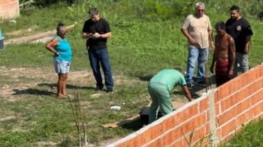 Caso-de-homicídio-termina-com-corpo-abandonado-em-área-urbana (1)