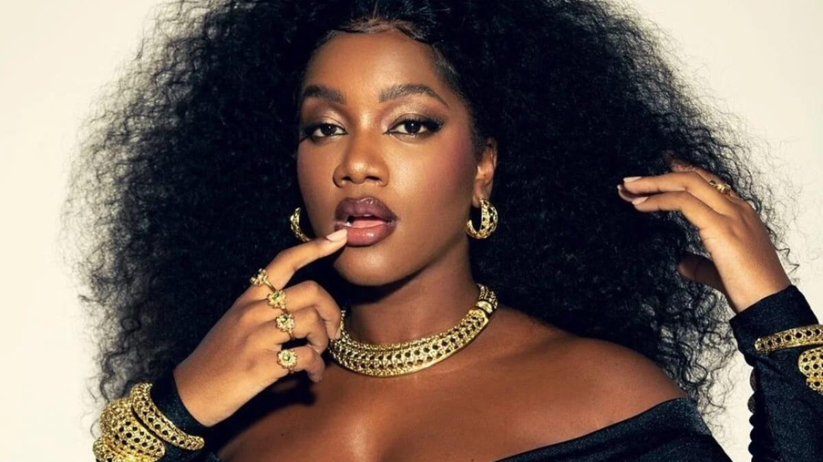 Novo-romance_-Aparição-de-Iza-com-ator-famoso-agita-a-virada-do-ano