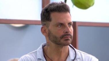 Saída de Henri-Castelli-do-BBB26-causa-alvoroço,-Globo-quebra-o-silêncio-e-ator-reage (1)